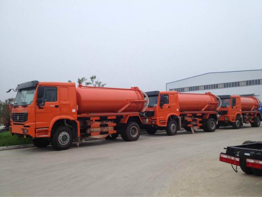 重汽吸污車 重汽吸污車