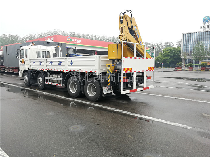 圖們市市場監督管理局計量檢衡車發運到唐山服務區(左后) 圖們市市場監督管理局計量檢衡車發運到唐山服務區(左后)