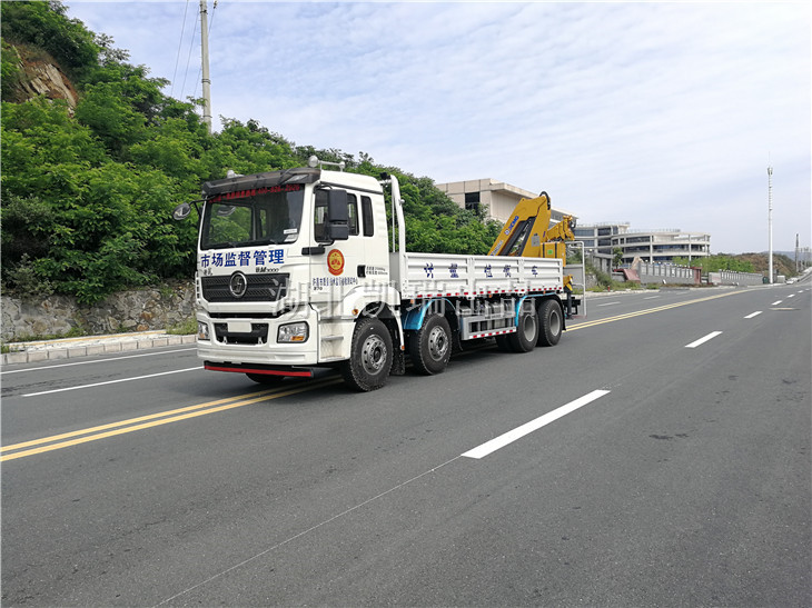 許昌市質(zhì)量監(jiān)督檢驗(yàn)測試中心檢衡車(左前) 許昌市質(zhì)量監(jiān)督檢驗(yàn)測試中心檢衡車(左前)