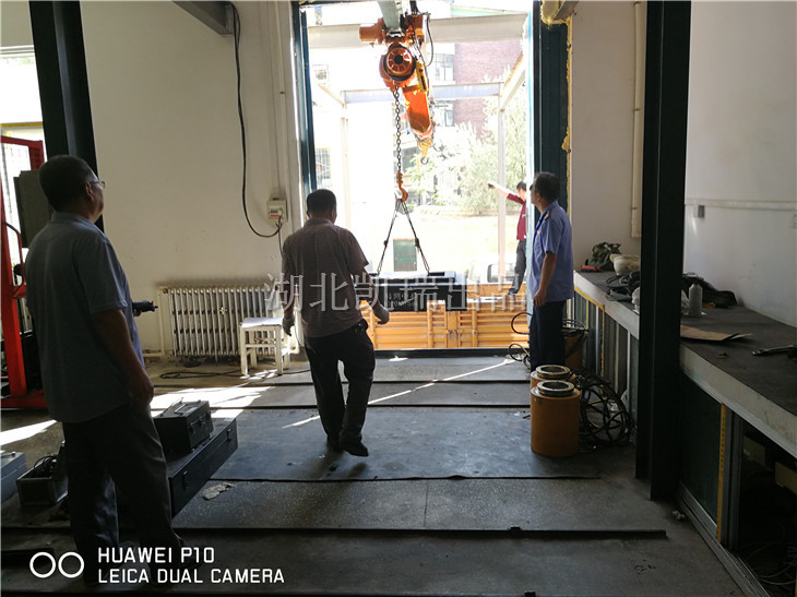 ���b�ܙz���a