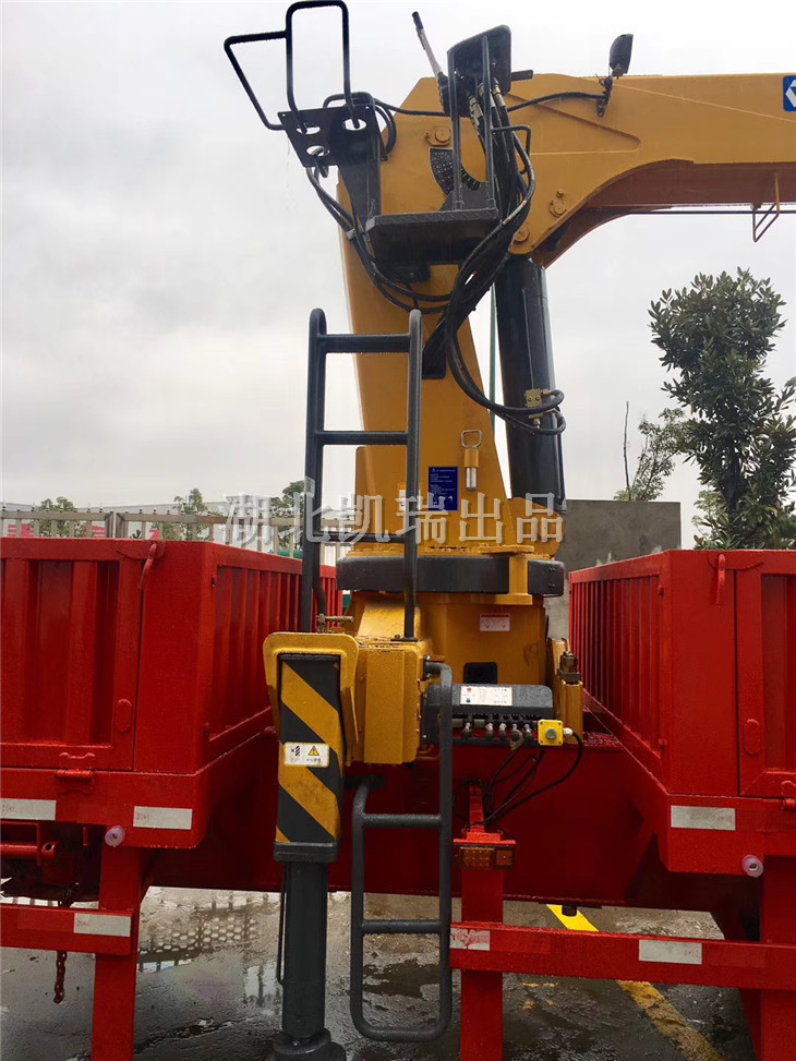 ���S����ֱ�۵��C���b����