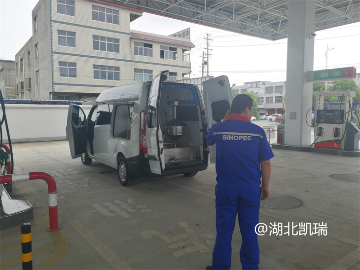 加油機檢定準備就緒 加油機檢定準備就緒